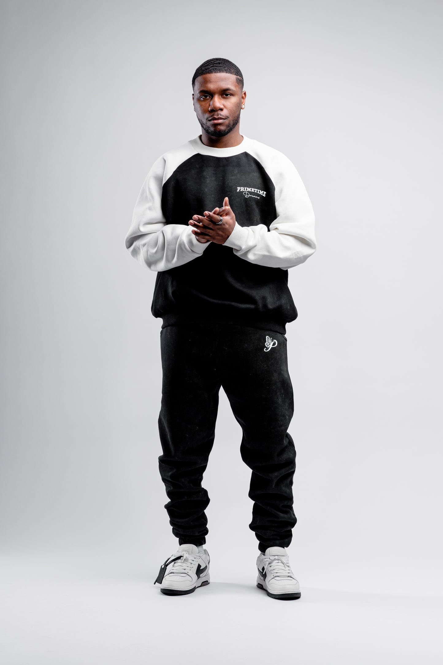 Dreams Raglan Sweater Black